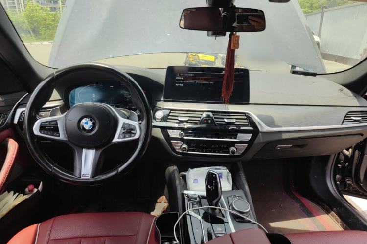 Used BMW 5 Series 2022 Restyled 530Li Leading Edition M Sport Package Center Console