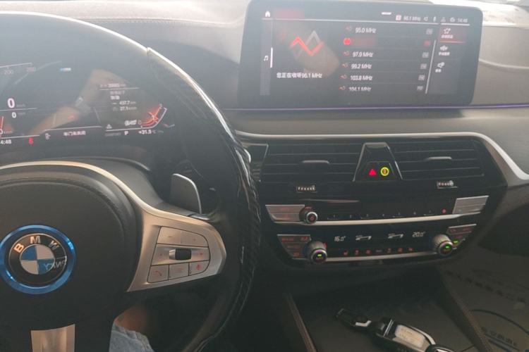 Used BMW 5 Series 2022 Second Facelift 530Li Leading Edition M Sport Package Center Console