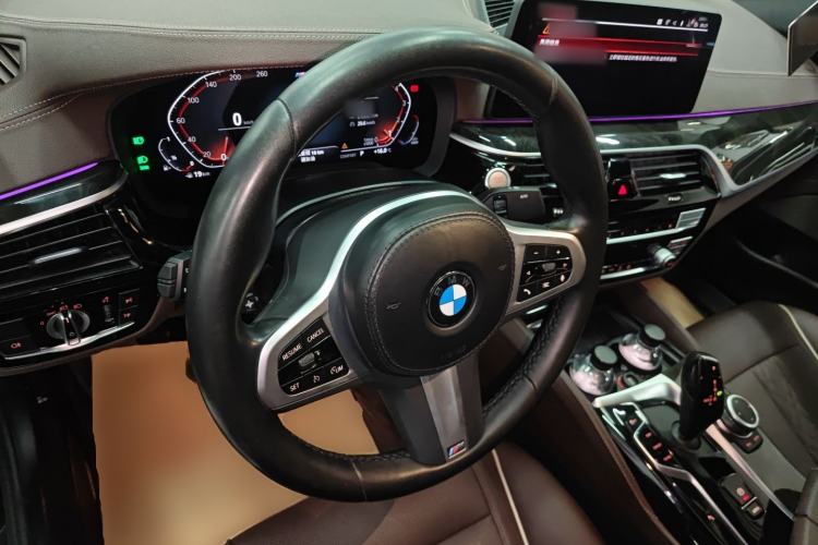 Used BMW 5 Series 2022 Restyled 525Li M Sport Package Center Console