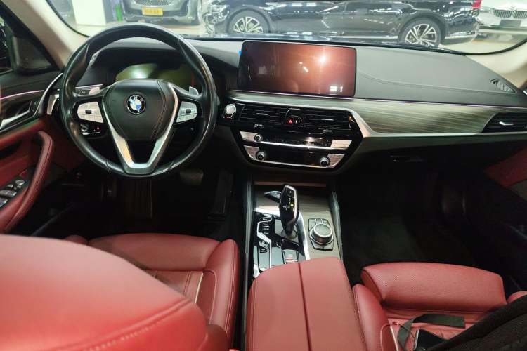 Used BMW 5 Series 2022 Second Facelift 530Li Luxury Edition Premium Package Center Console