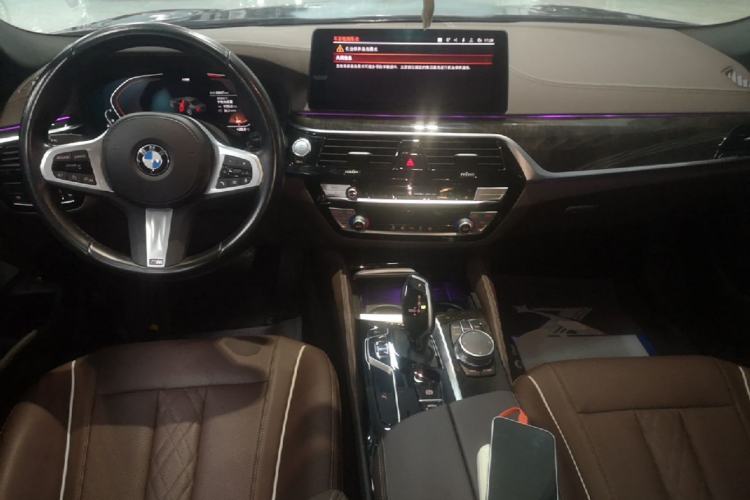 Used BMW 5 Series 2022 Restyled 525Li M Sport Package Center Console