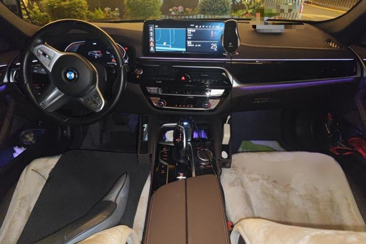 Used BMW 5 Series 2022 Restyled 525Li M Sport Package Center Console
