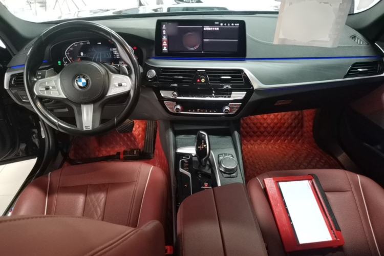 Used BMW 5 Series 2022 Second Facelift 530Li Leading Edition M Sport Package Center Console