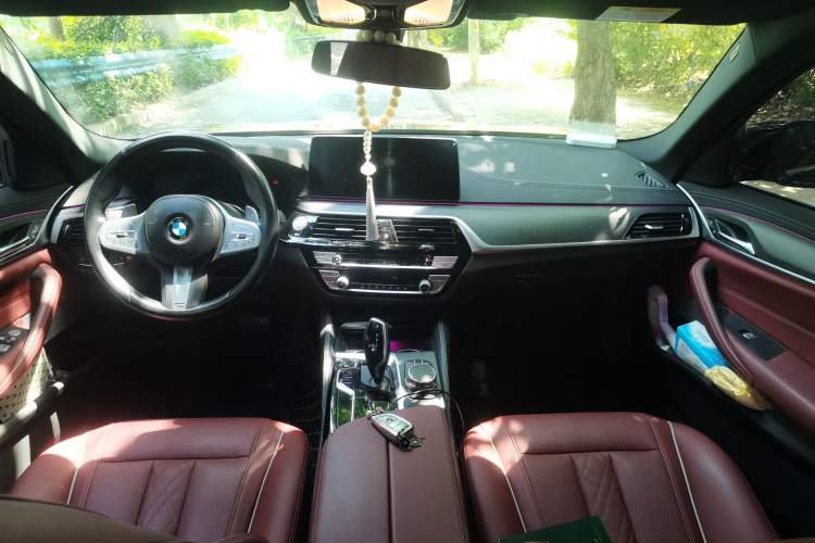 Used BMW 5 Series 2022 Restyled 530Li Leading Edition M Sport Package Center Console