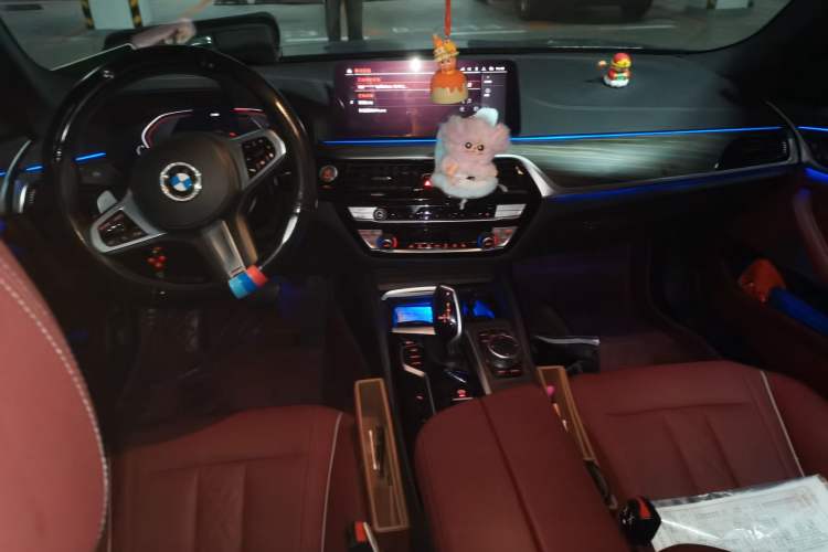 Used BMW 5 Series 2022 Restyled 530Li Leading Edition M Sport Package Center Console