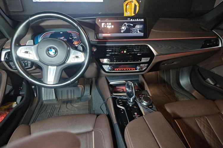 Used BMW 5 Series 2022 Revised Version 3 530Li Luxury Edition M Sport Package Center Console