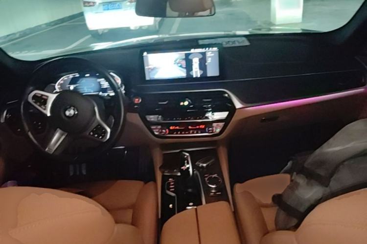 Used BMW 5 Series 2022 Second Facelift 530i M Sport Package Center Console