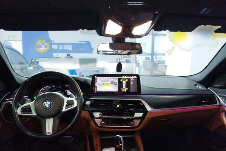 Used BMW 5 Series 2022 530i M Sport Package Center Console