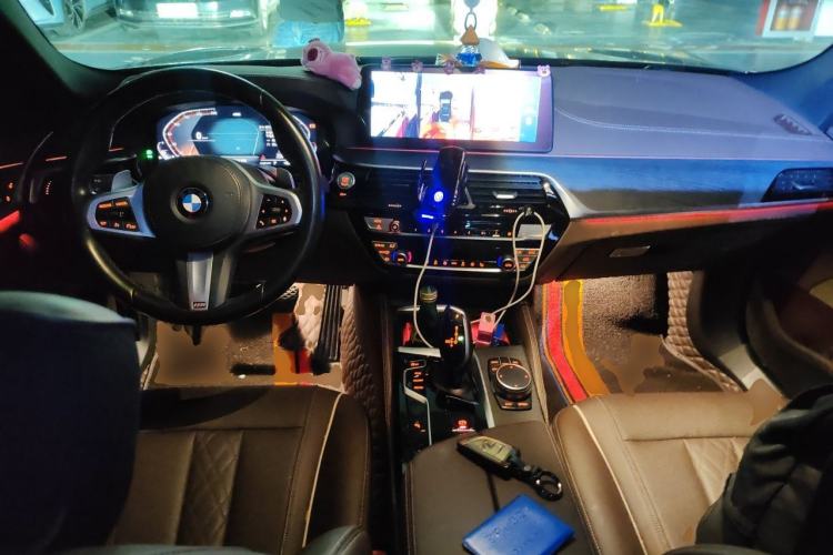 Used BMW 5 Series 2022 Restyled 530Li Leading Edition M Sport Package Center Console