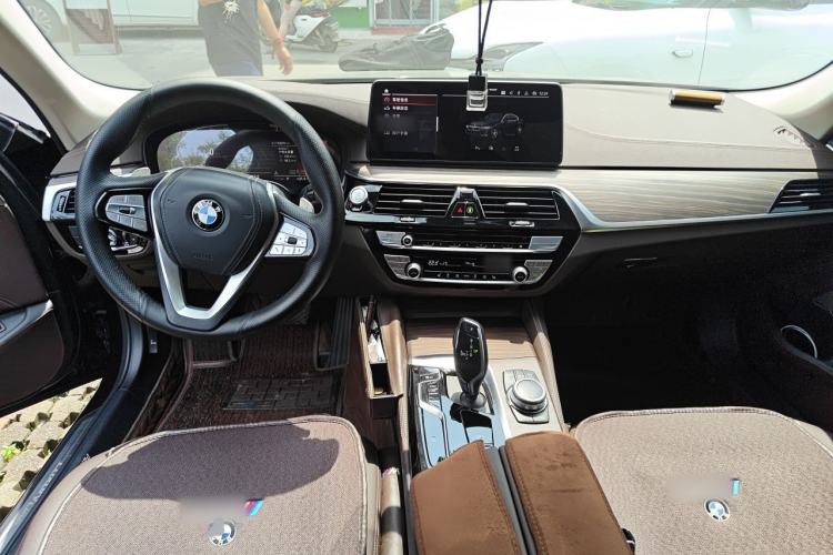 Used BMW 5 Series 2022 Updated 530Li xDrive Luxury Package Center Console