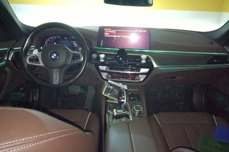 Used BMW 5 Series 2022 530Li Leading Model M Sport Package Center Console
