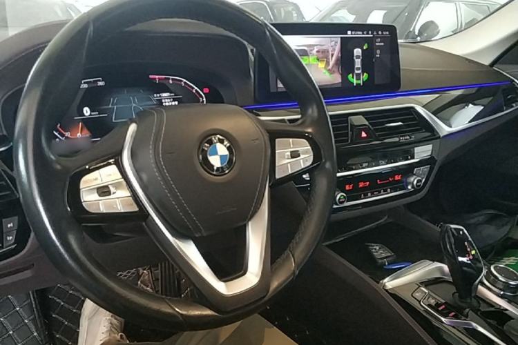 Used BMW 5 Series 2022 Restyled 525Li Luxury Package Center Console