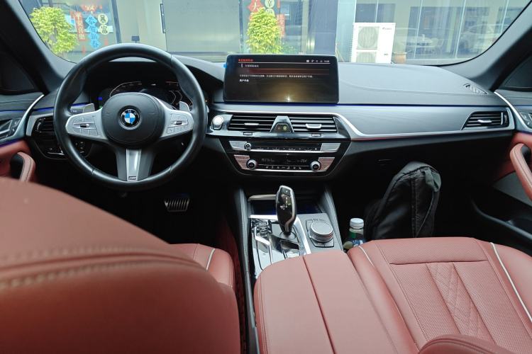 Used BMW 5 Series 2022 Second Facelift 530Li Leading Edition M Sport Package Center Console