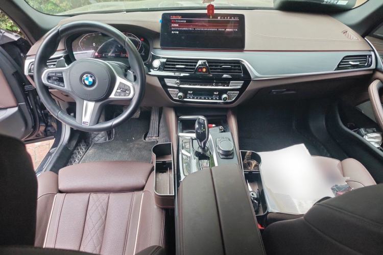 Used BMW 5 Series 2022 Revised Version 3 530Li Luxury Edition M Sport Package Center Console