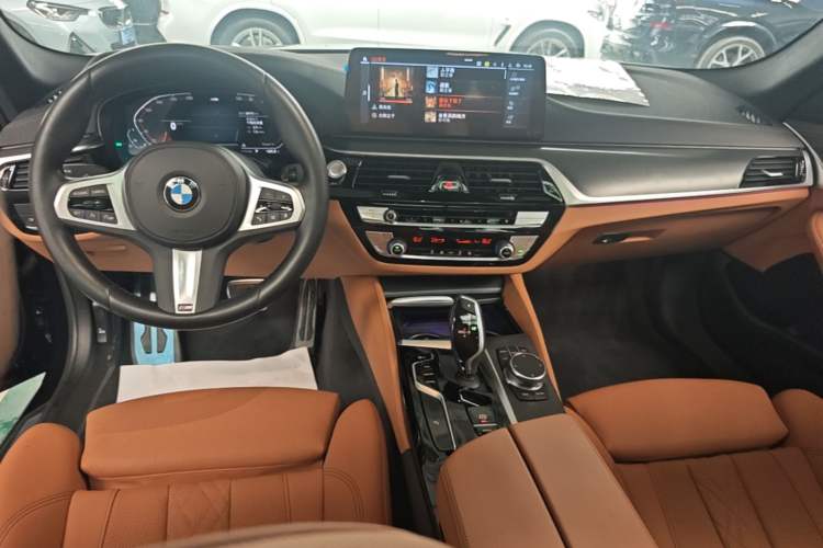 Used BMW 5 Series 2022 Restyled 525i M Sport Package Center Console