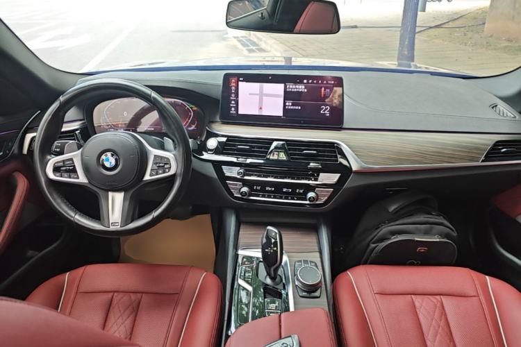 Used BMW 5 Series 2022 Restyled 530Li Leading Edition M Sport Package Center Console