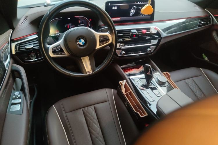 Used BMW 5 Series 2022 525Li M Sport Package Center Console