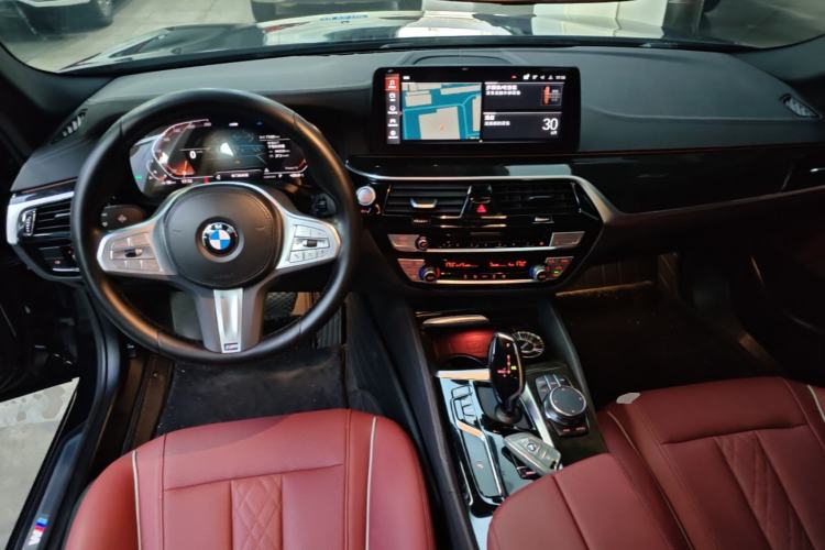 Used BMW 5 Series 2022 Second Facelift 525Li M Sport Package Center Console