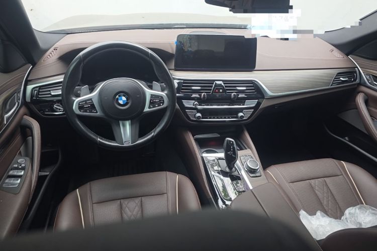 Used BMW 5 Series 2022 530Li Leading Model M Sport Package Center Console