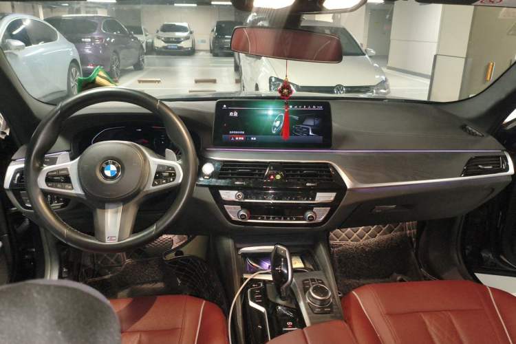 Used BMW 5 Series 2022 Restyled 530Li Leading Edition M Sport Package Center Console