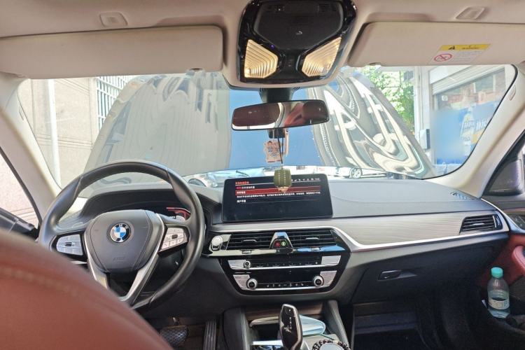 Used BMW 5 Series 2022 530Li Leading Luxury Package Center Console