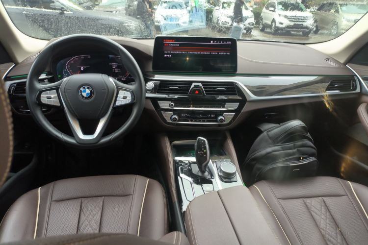 Used BMW 5 Series 2022 Second Facelift 525Li Luxury Package Center Console