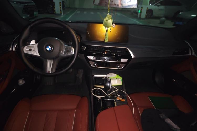 Used BMW 5 Series 2022 Revised Version 3 530Li Luxury Edition M Sport Package Center Console