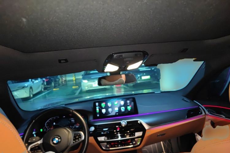 Used BMW 5 Series 2022 Second Facelift 525i M Sport Package Center Console