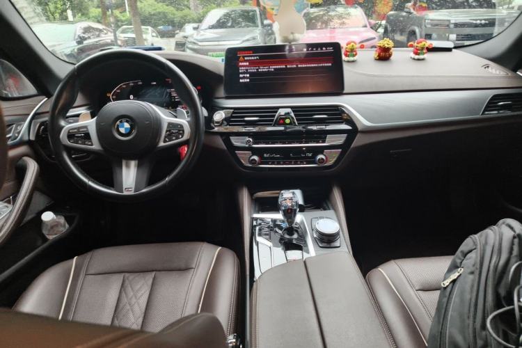 Used BMW 5 Series 2022 Restyled 530Li Leading Edition M Sport Package Center Console