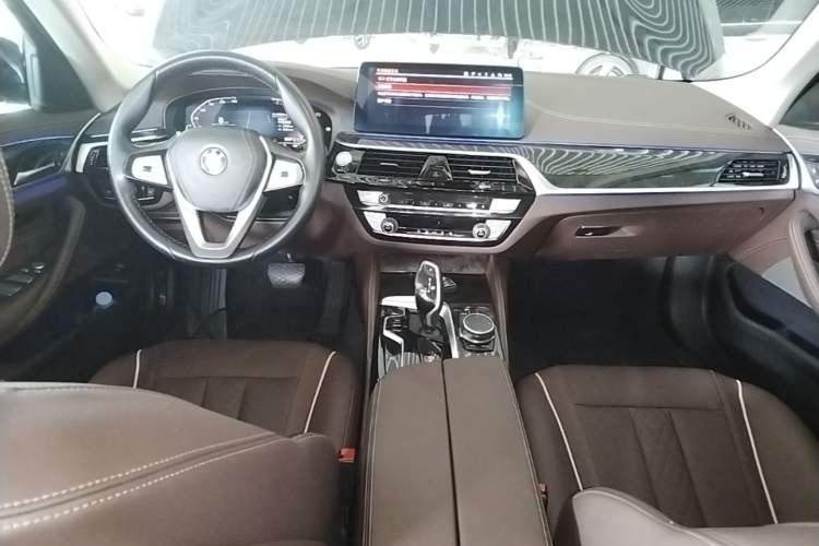 Used BMW 5 Series 2022 Second Facelift 525Li Luxury Package Center Console