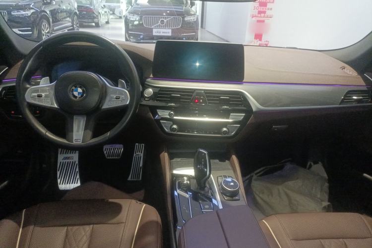 Used BMW 5 Series 2022 Second Facelift 530Li Leading Edition M Sport Package Center Console