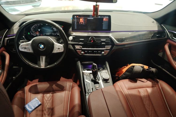 Used BMW 5 Series 2022 Second Facelift 525Li M Sport Package Center Console