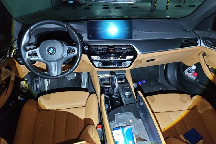 Used BMW 5 Series 2022 525i M Sport Package Center Console