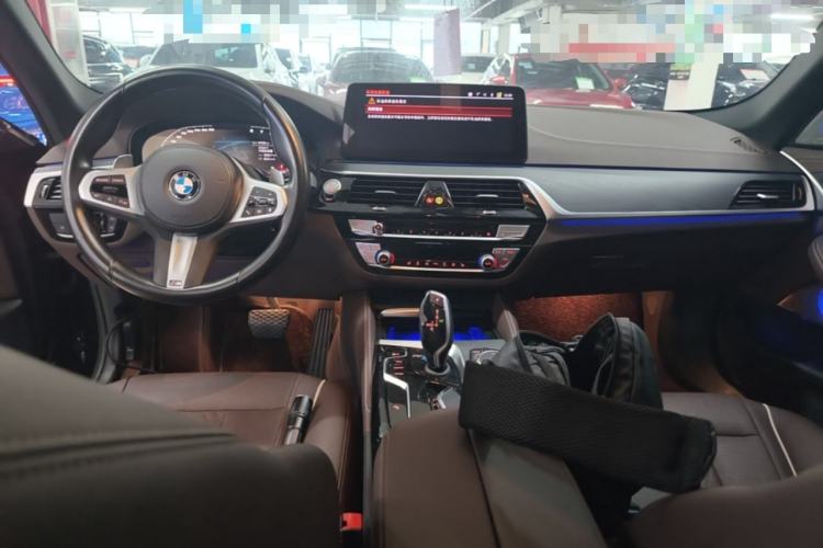 Used BMW 5 Series 2022 Second Facelift 530Li Leading Edition M Sport Package Center Console
