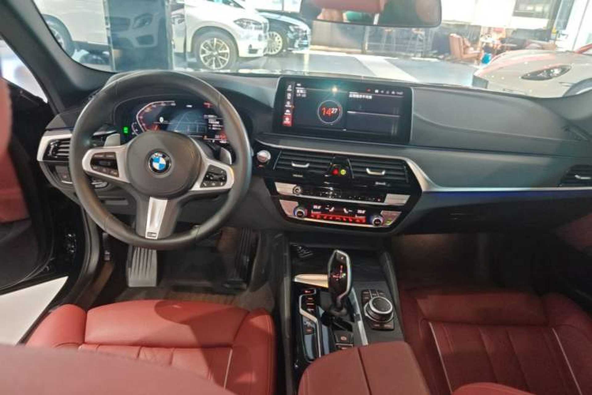 Used BMW 5 Series 2022 Second Facelift 530Li Luxury Version M Sport Package Center Console