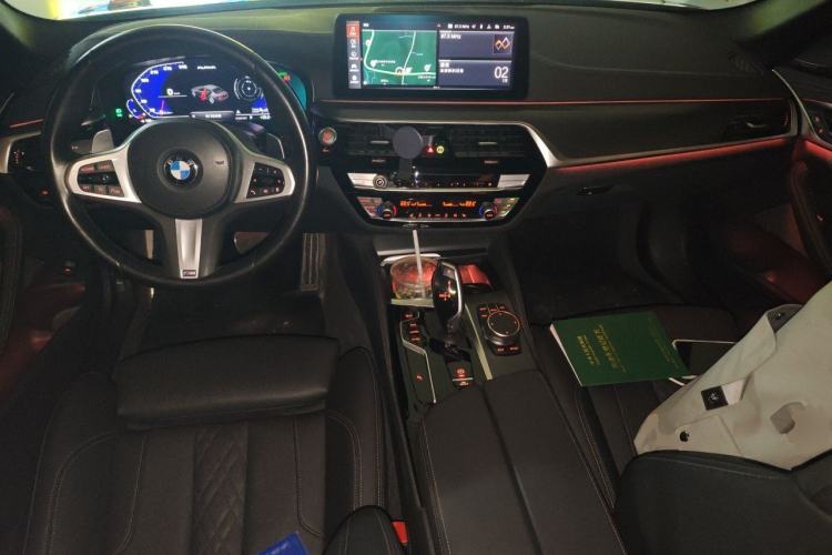 Used BMW 5 Series 2022 Second Facelift 530i M Sport Package Center Console