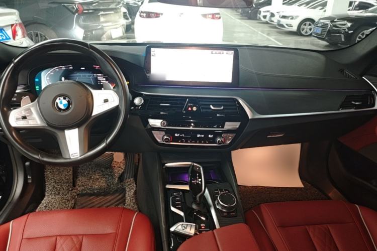 Used BMW 5 Series 2022 Second Facelift 530Li Leading Edition M Sport Package Center Console