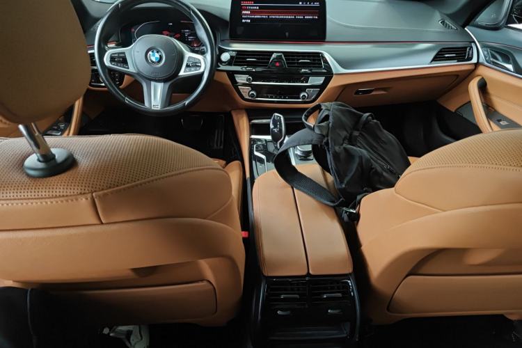 Used BMW 5 Series 2022 Second Facelift 525i M Sport Package Center Console