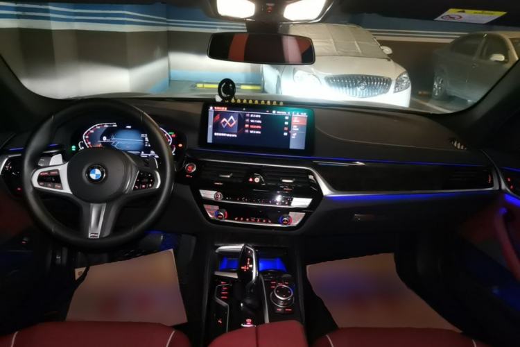 Used BMW 5 Series 2022 Restyled 530Li Leading Edition M Sport Package Center Console