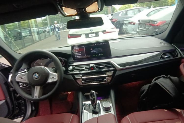 Used BMW 5 Series 2022 Second Facelift 525Li M Sport Package Center Console