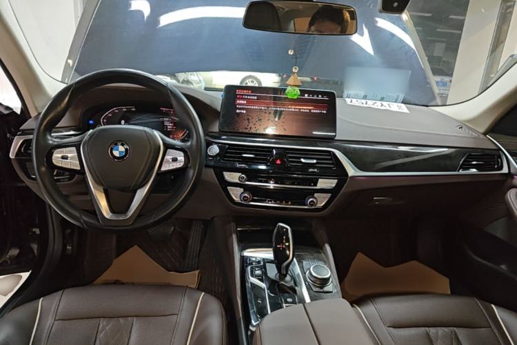 Used BMW 5 Series 2022 Restyled 525Li Luxury Package Center Console