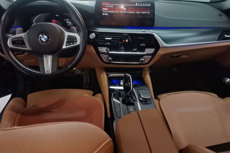 Used BMW 5 Series 2022 Second Facelift 530i M Sport Package Center Console