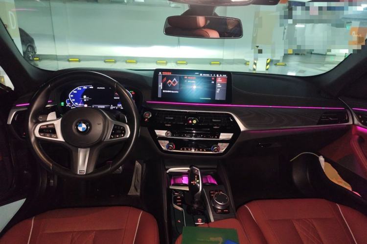 Used BMW 5 Series 2022 Restyled 530Li Leading Edition M Sport Package Center Console