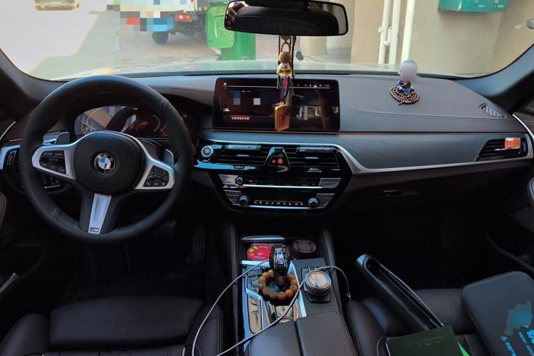 Used BMW 5 Series 2022 Second Facelift 530Li Luxury Version M Sport Package Center Console