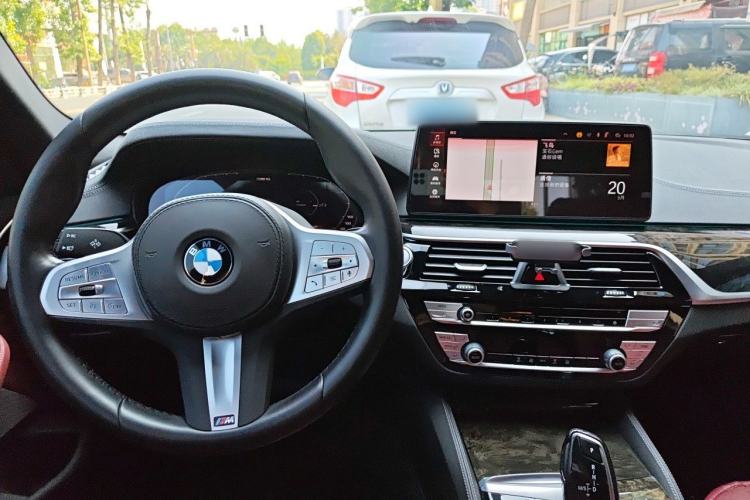 Used BMW 5 Series 2022 Second Facelift 525Li M Sport Package Center Console
