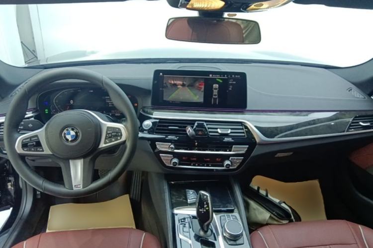 Used BMW 5 Series 2022 Restyled 525Li M Sport Package Center Console