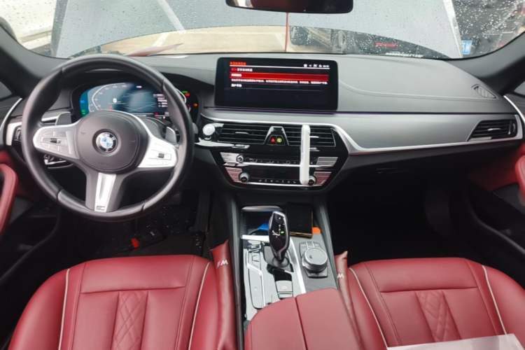 Used BMW 5 Series 2022 Second Facelift 530Li Leading Edition M Sport Package Center Console