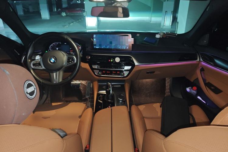 Used BMW 5 Series 2022 Second Facelift 530i M Sport Package Center Console