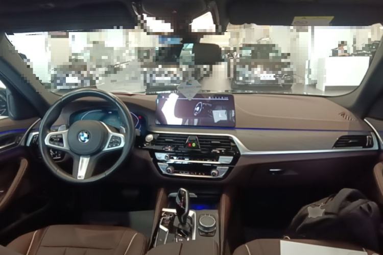Used BMW 5 Series 2022 530Li xDrive M Sport Package Center Console