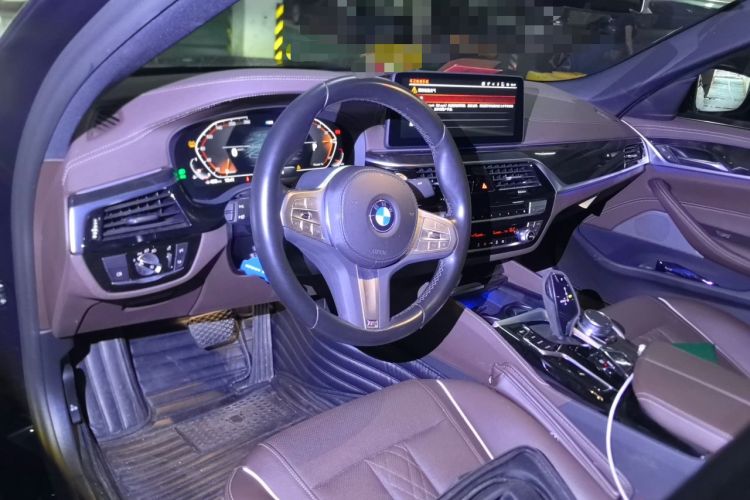 Used BMW 5 Series 2022 Second Facelift 525Li M Sport Package Center Console